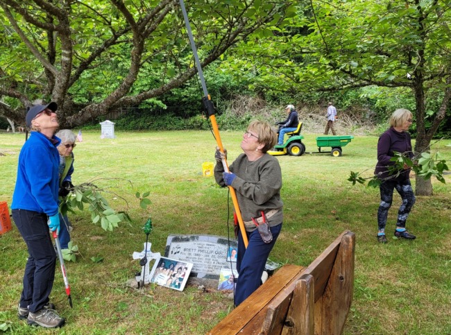 Cromwell Cemetery 2024 Annual Clean Up Day